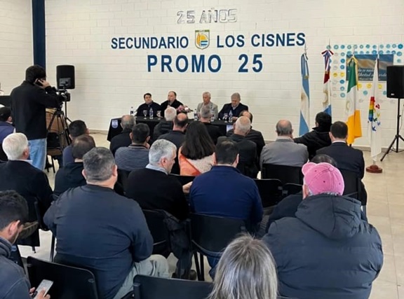 1a Los Cisnes Red 01