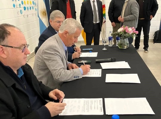 1a Los Cisnes Red 04