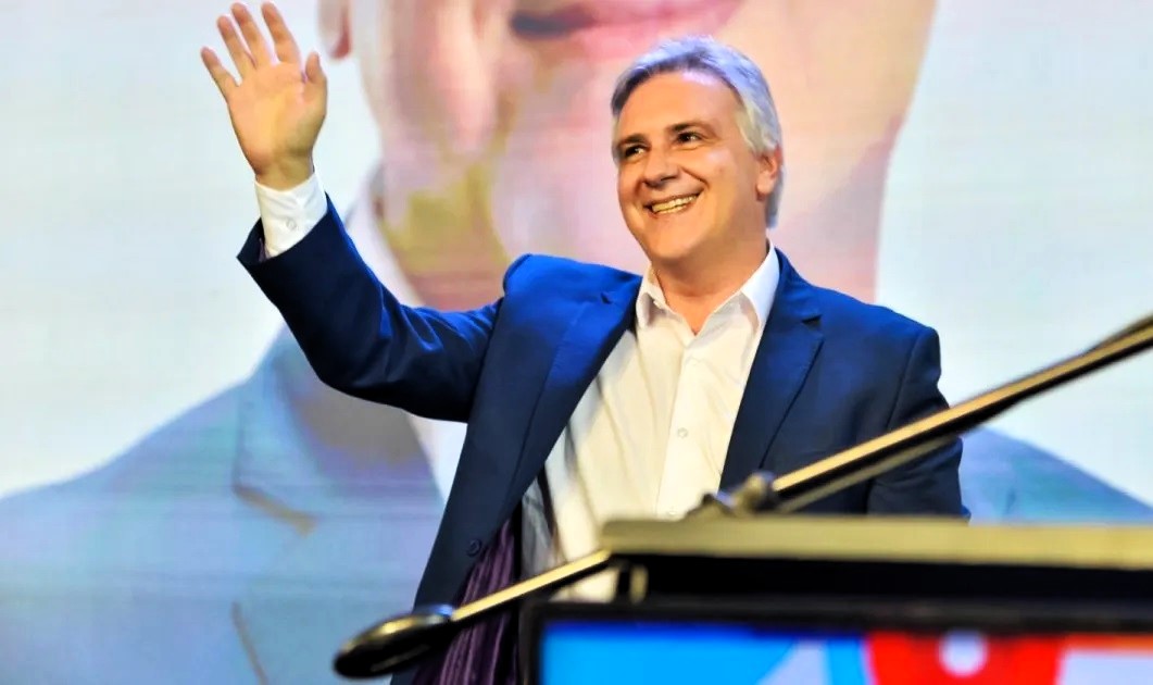 llaryora triunfo2023